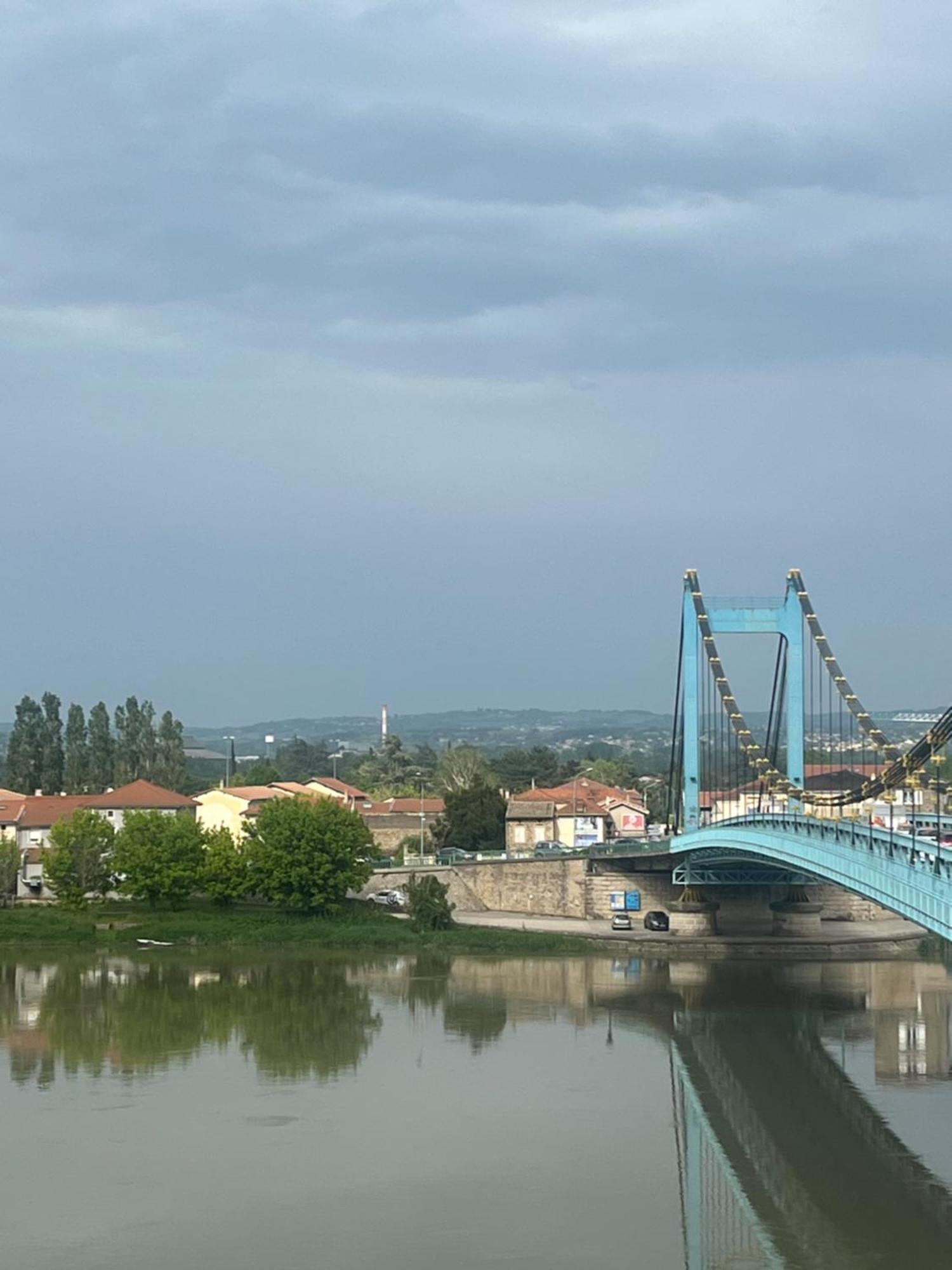 Appartement Prive « Blue Bridge & Sauna » Serrières-en-Chautagne المظهر الخارجي الصورة